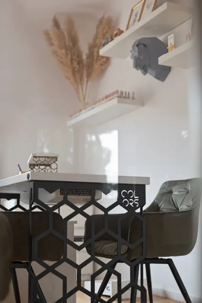 Biurko do manicure HEXA ONE BLACK z czarnymi stalowymi nogami