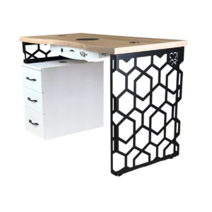 biurko manicure z czarnymi nogami i drewnianym blatem